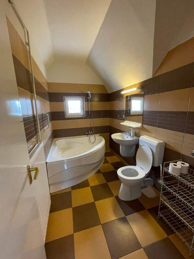 Gabor Aron Apartment Hajduszoboszlo Exterior foto
